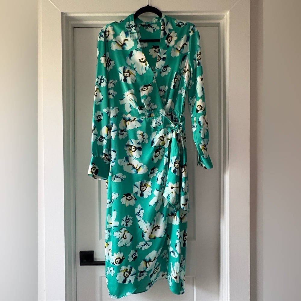 NWOT International Concept Floral Wrap Dress in Teal and White size Medium